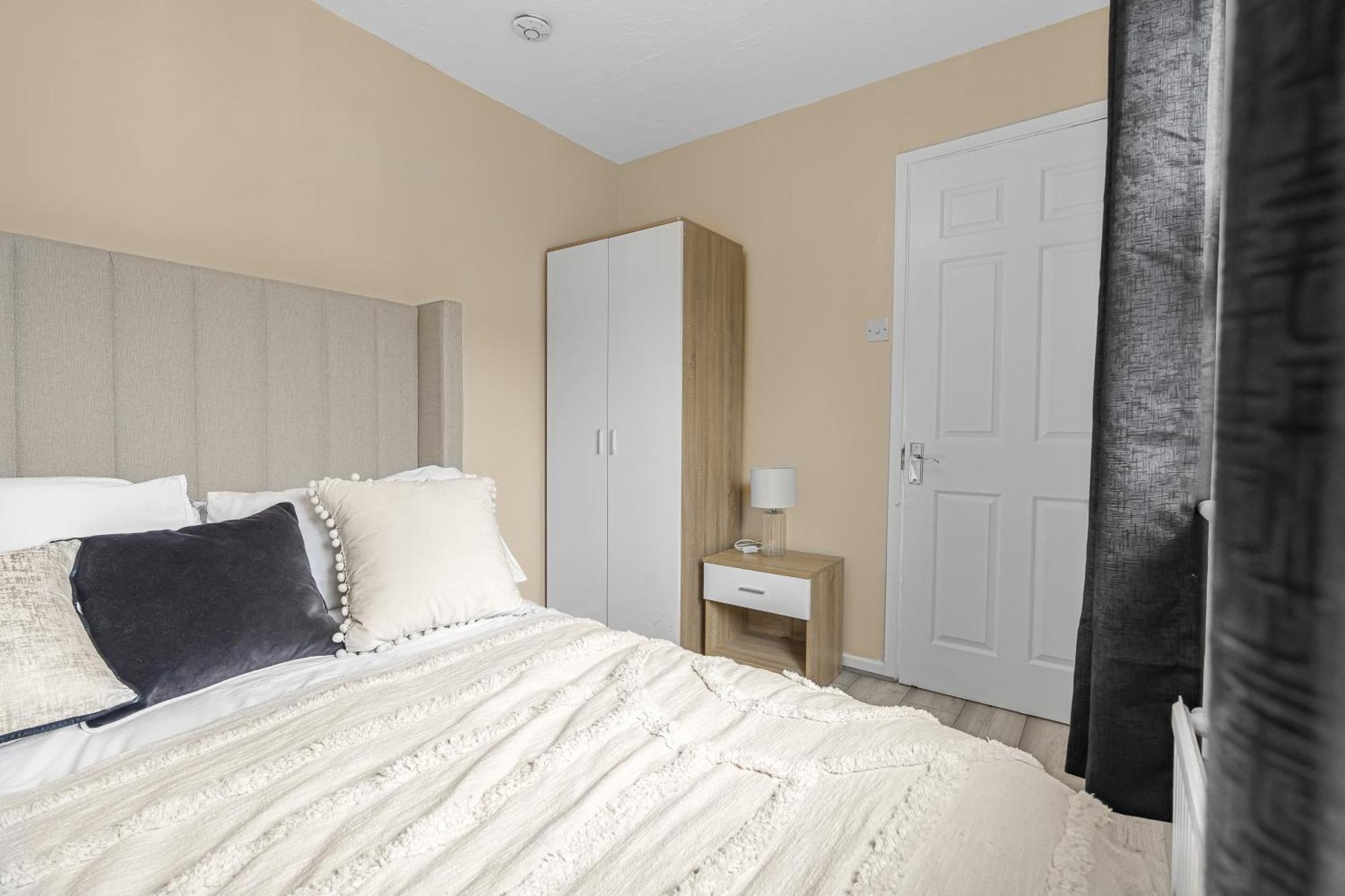 Serviced Accomodation - For Families Or Corporate Londra Dış mekan fotoğraf