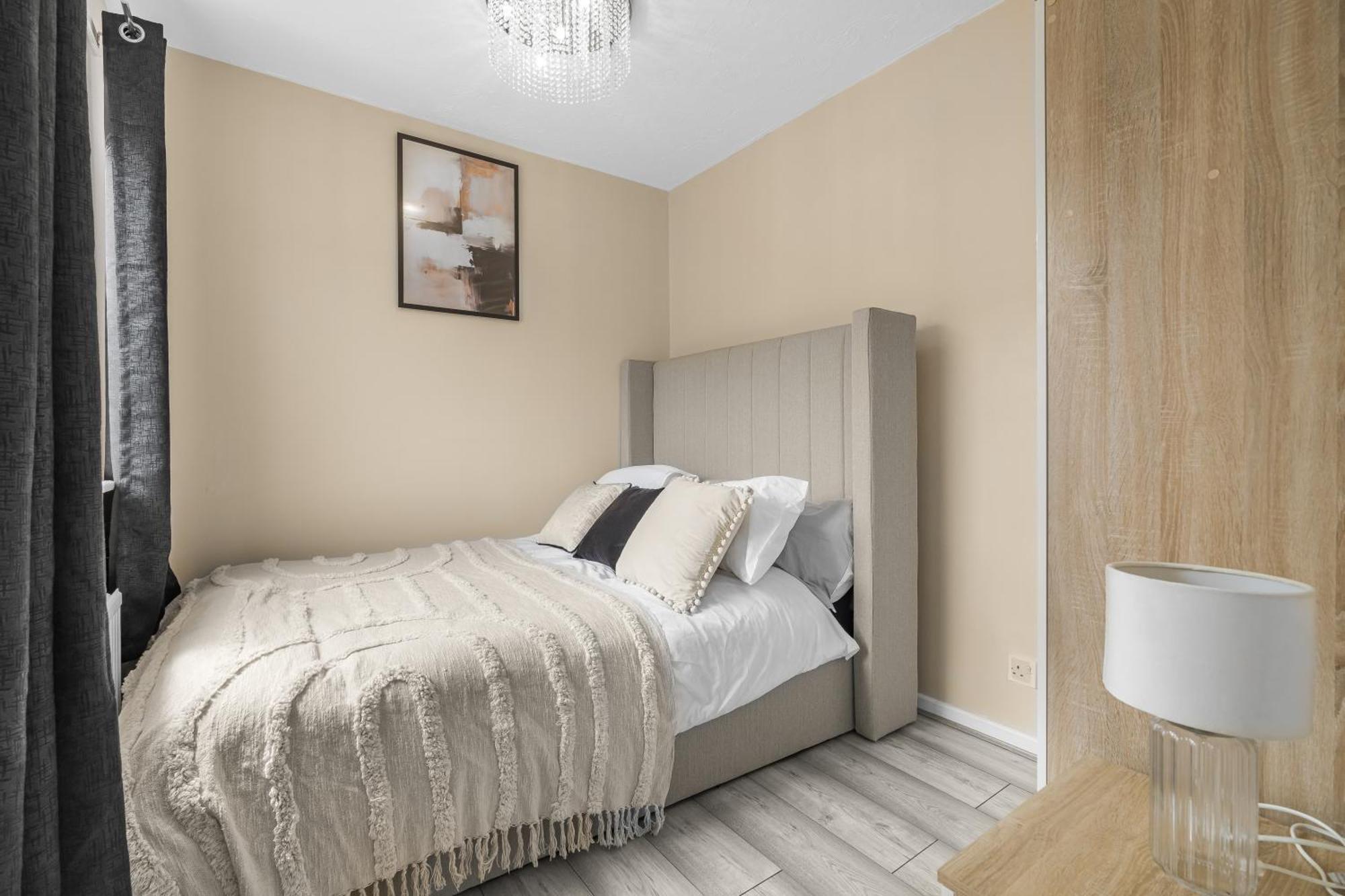 Serviced Accomodation - For Families Or Corporate Londra Dış mekan fotoğraf
